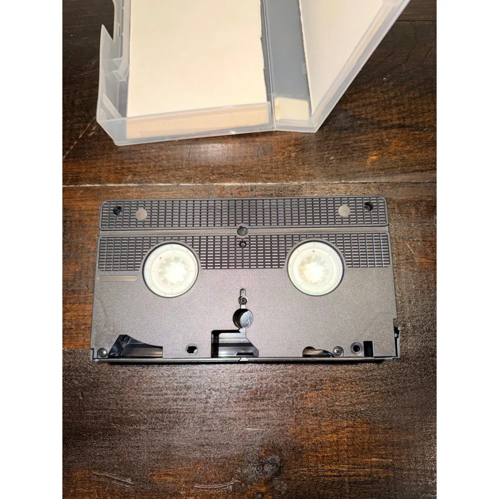 The Magic School Bus Makes A Rainbow VHS Video Tape‎ Scholastic Kids Educational